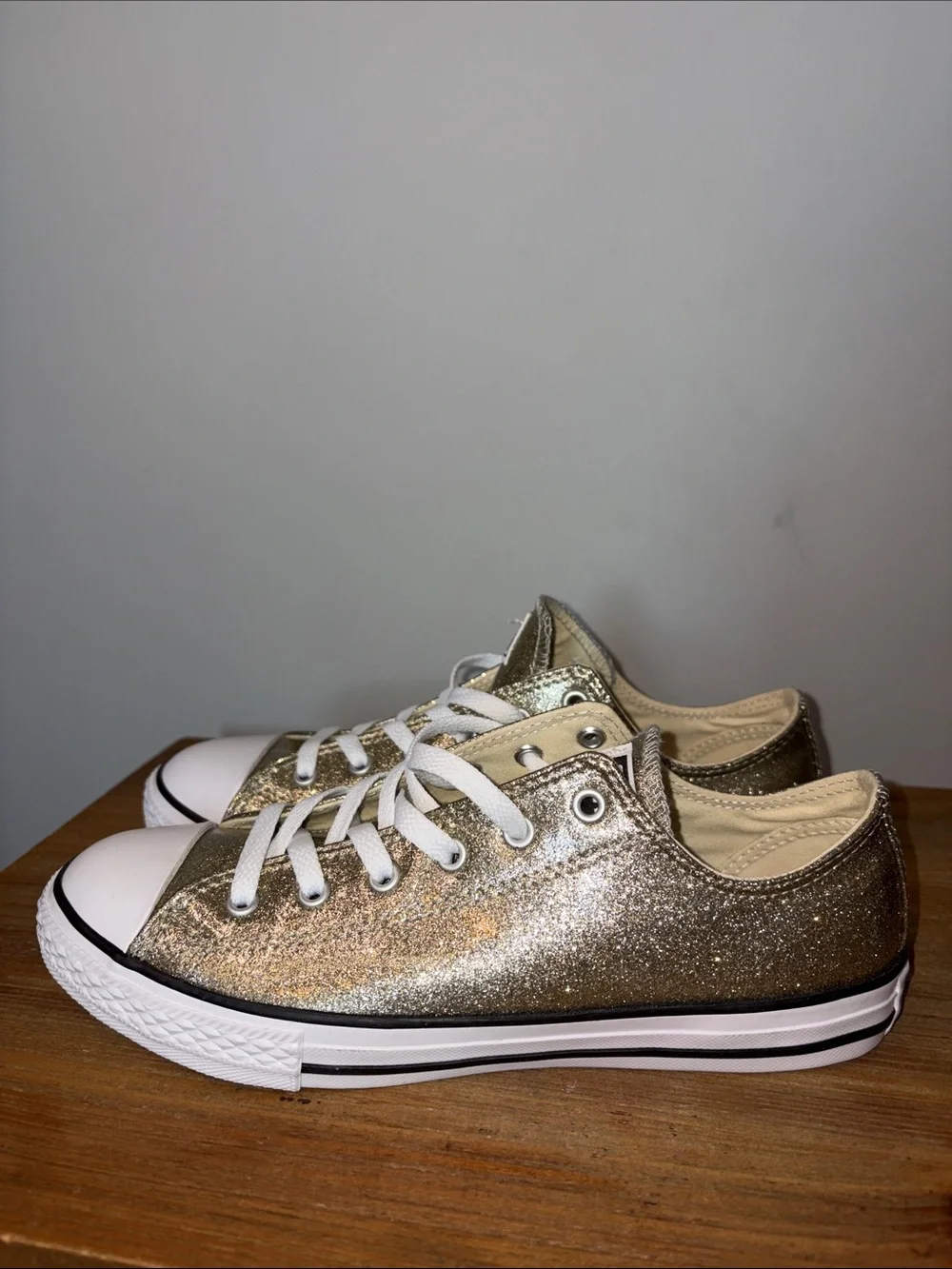 Converse gold metallic